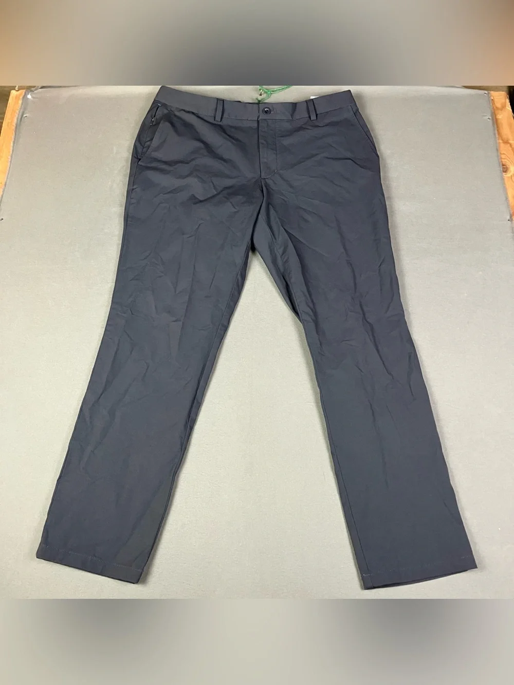 Vineyard Vines Men’s Size 38x32 On The Go Performance Pants Dark Gray